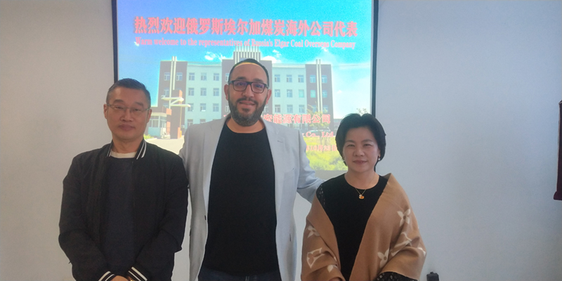 洽談結束與公司領導.jpg